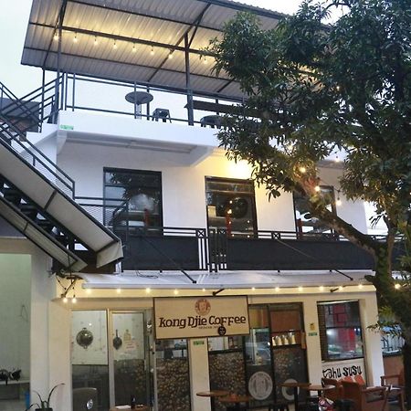 Bu Sepuh Guesthouse Sangkanurip المظهر الخارجي الصورة