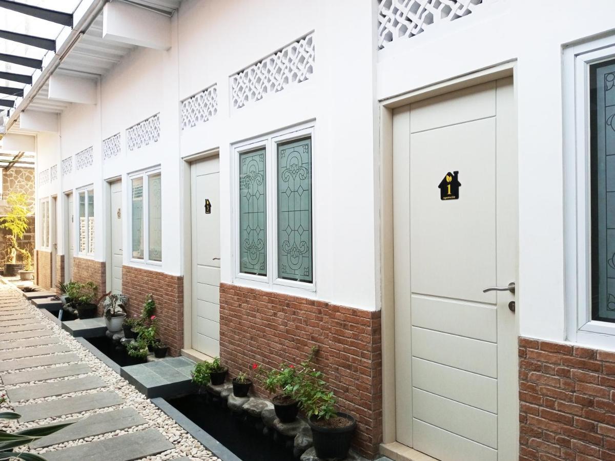 Bu Sepuh Guesthouse Sangkanurip المظهر الخارجي الصورة