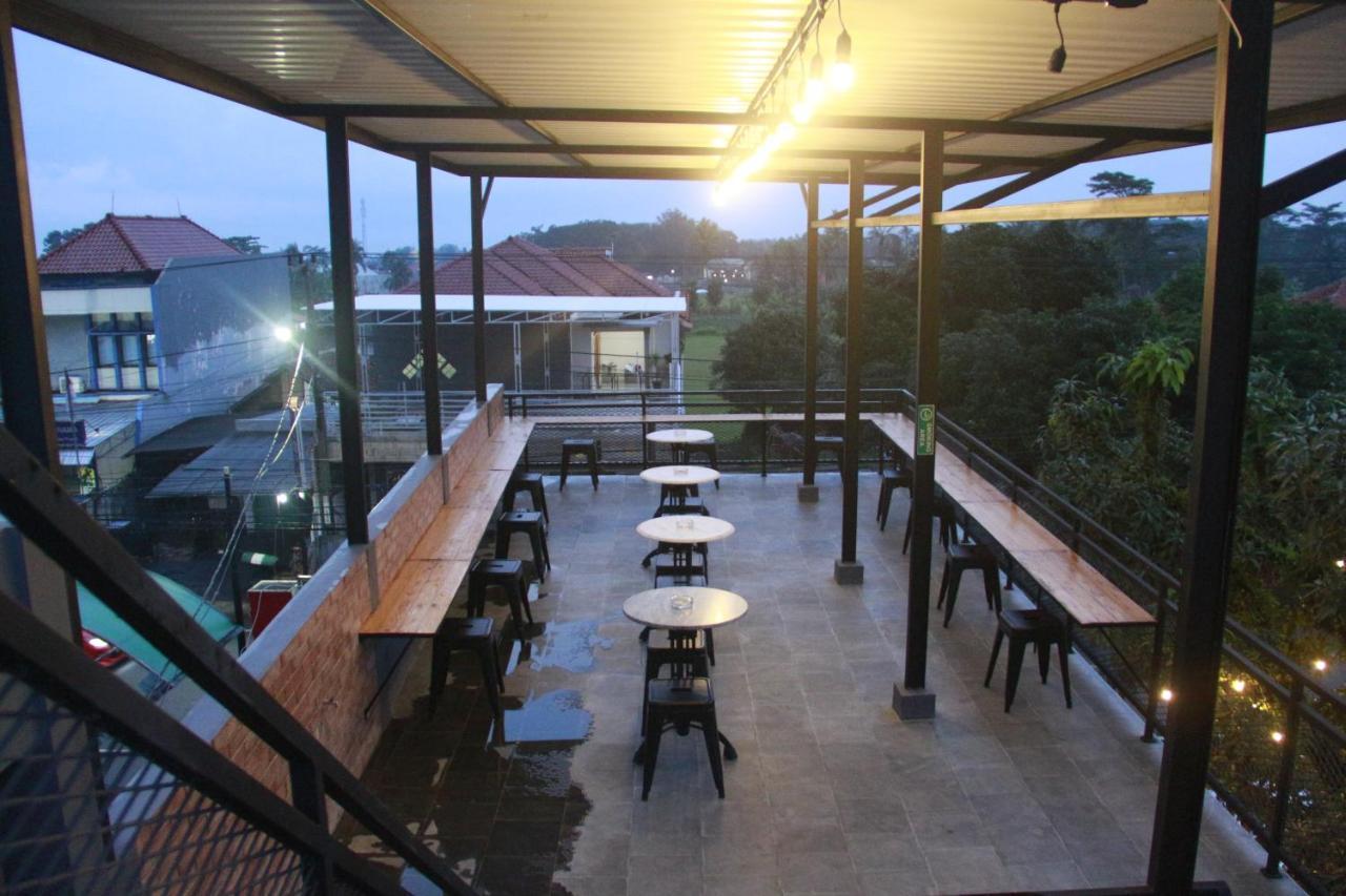 Bu Sepuh Guesthouse Sangkanurip المظهر الخارجي الصورة