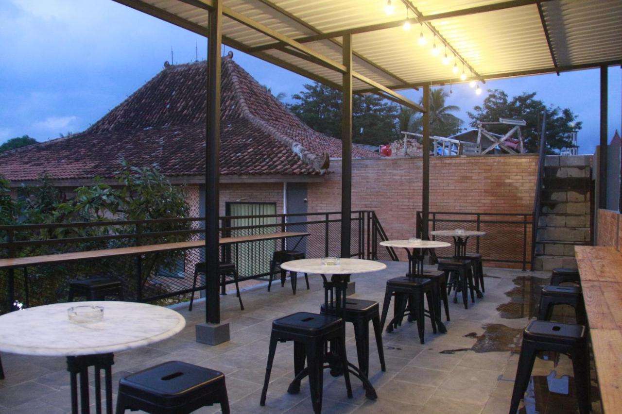 Bu Sepuh Guesthouse Sangkanurip المظهر الخارجي الصورة